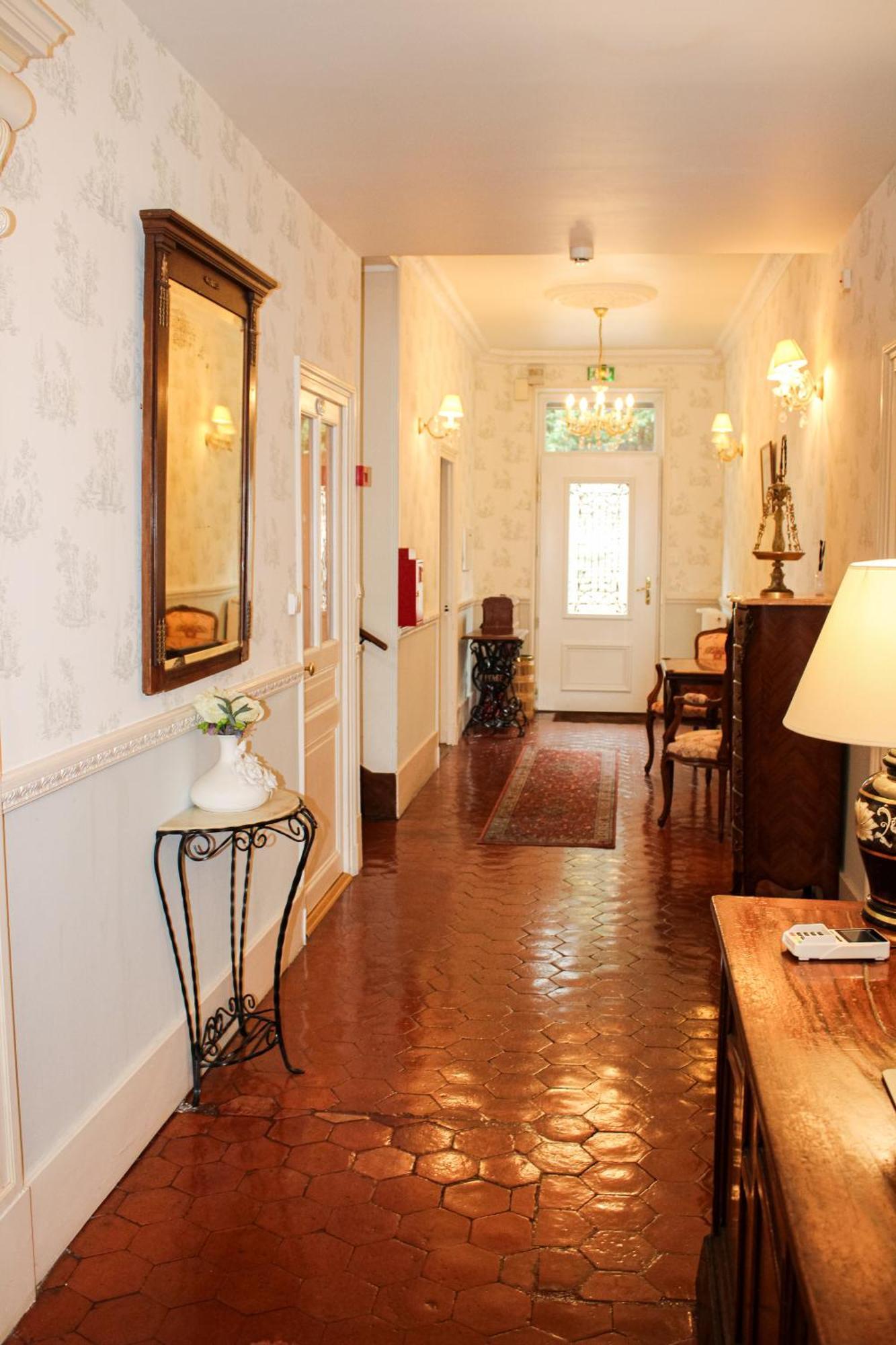 Hotel La Villa Fleurie Beaune  Bagian luar foto