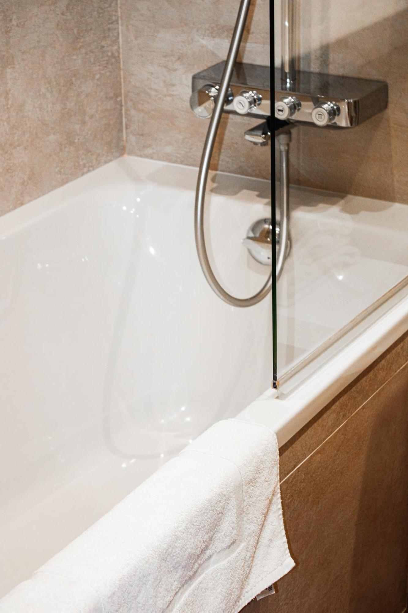 Hotel La Villa Fleurie Beaune  Bagian luar foto