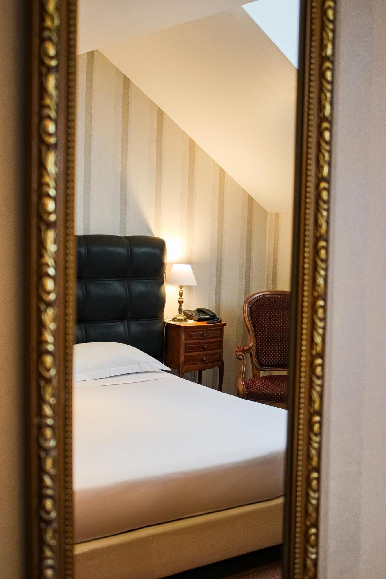 Hotel La Villa Fleurie Beaune  Bagian luar foto